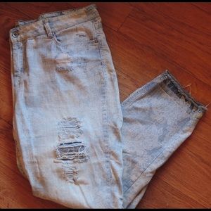 Lace print light denim jeans